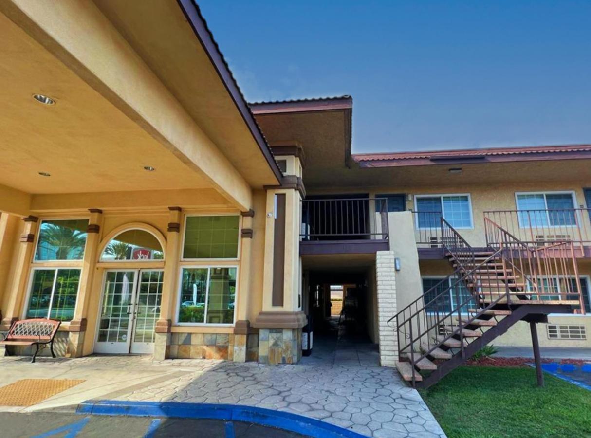 Bposhtels Anaheim Hostel Exterior foto