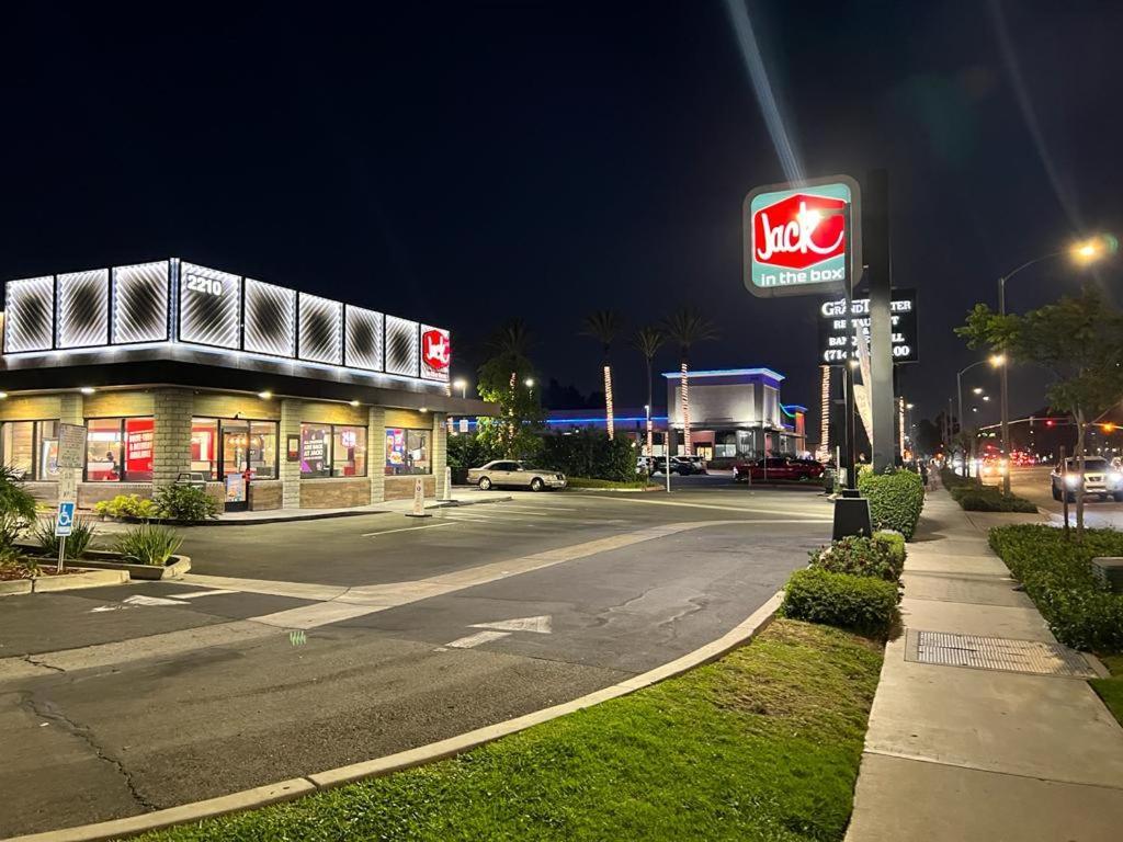 Bposhtels Anaheim Hostel Exterior foto